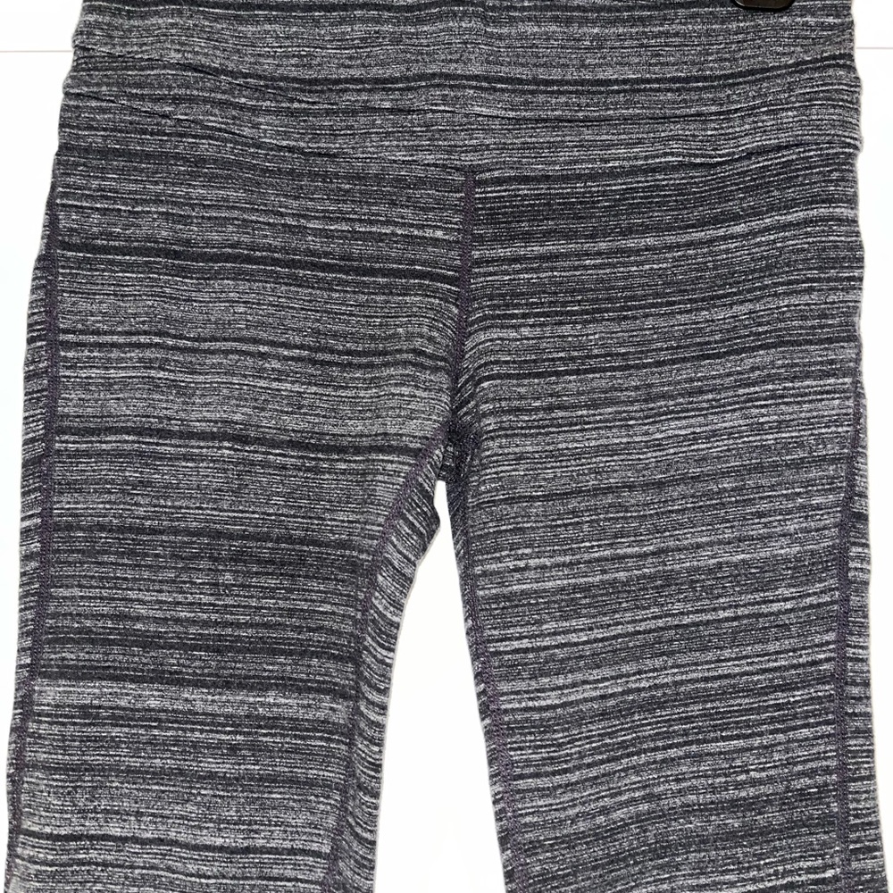2/$15 Woman’s GapFit small legging (black/white/gray) - Picture 8 of 8